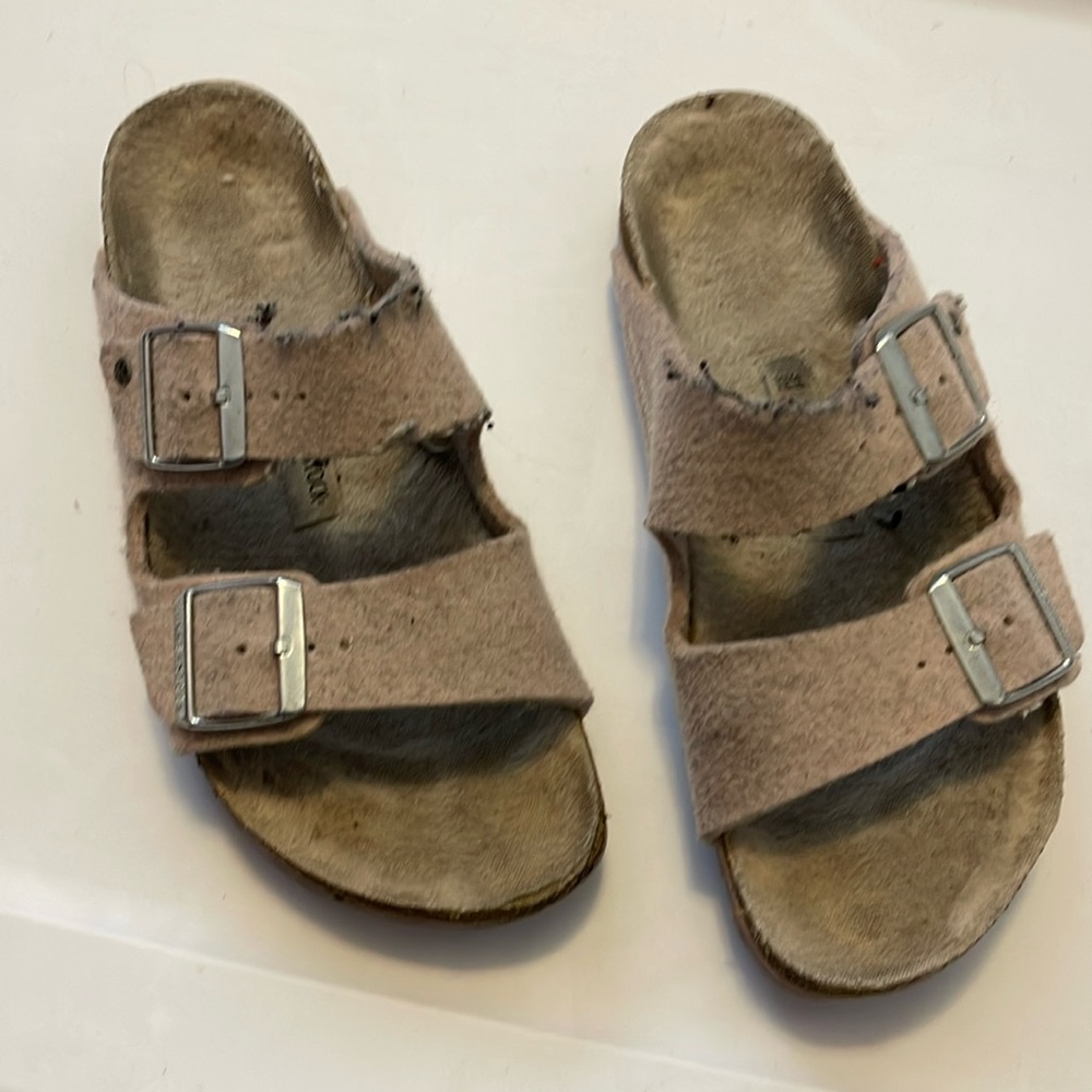 Baby pink Arizona Birkenstock felt Sherpa slides sandals